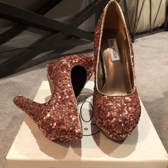 Shoes - Picture 7 of 7